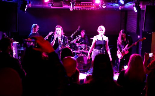 Paper Planet: Belső menedék az alternatív rock hullámain – Megérkezett a Siotra első nagylemeze