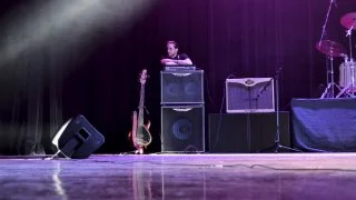 Stúdióból a hangosítópultba