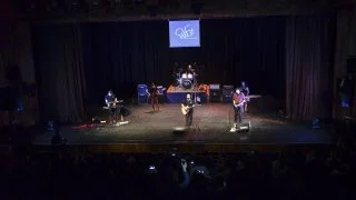 Stúdióból a hangosítópultba