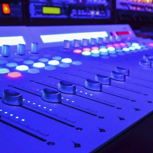 Voucher / Kupon - Felvétel egy profi hangstúdióban (Éneklés vagy Rappelés)